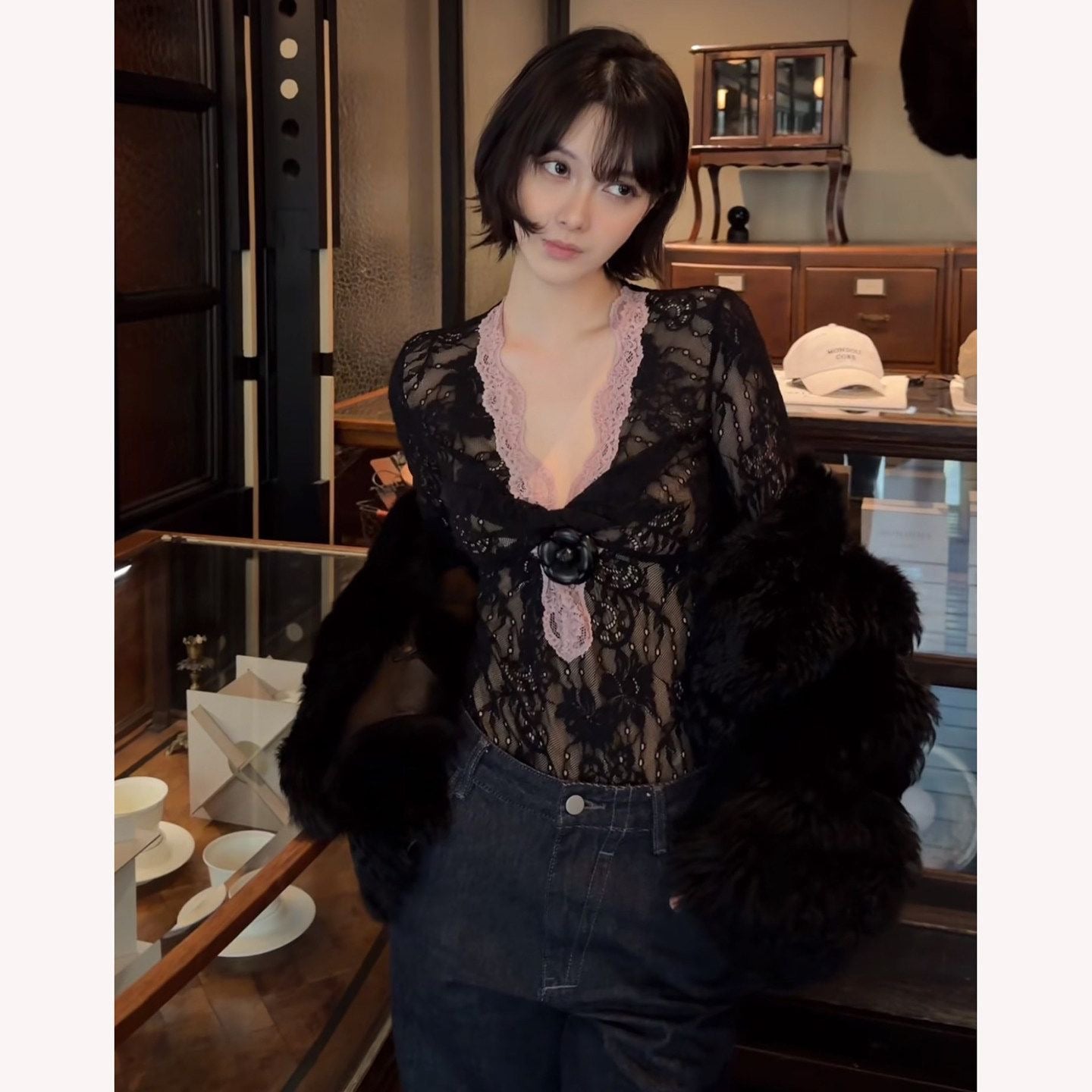 V-neck Lace Long Sleeve Top