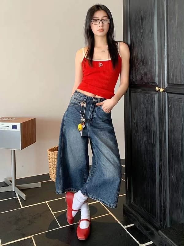 Distressed Capri Loose Fit Pants