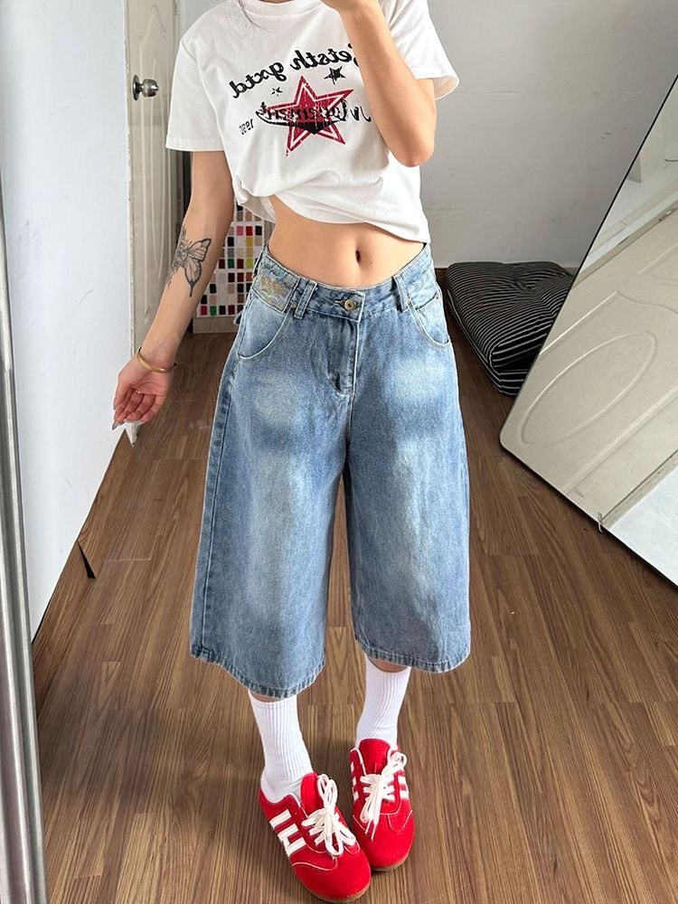 Bamboo-patterned denim capri pants